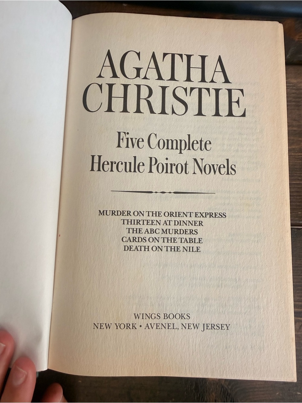 Five Complete Hercule Poirot Novels - Cream